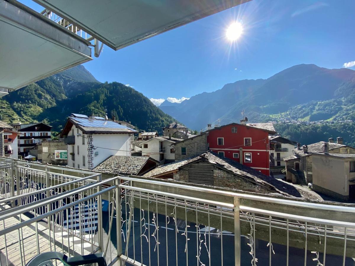 Residence Pizzo Scalino Chiesa in Valmalenco Bagian luar foto