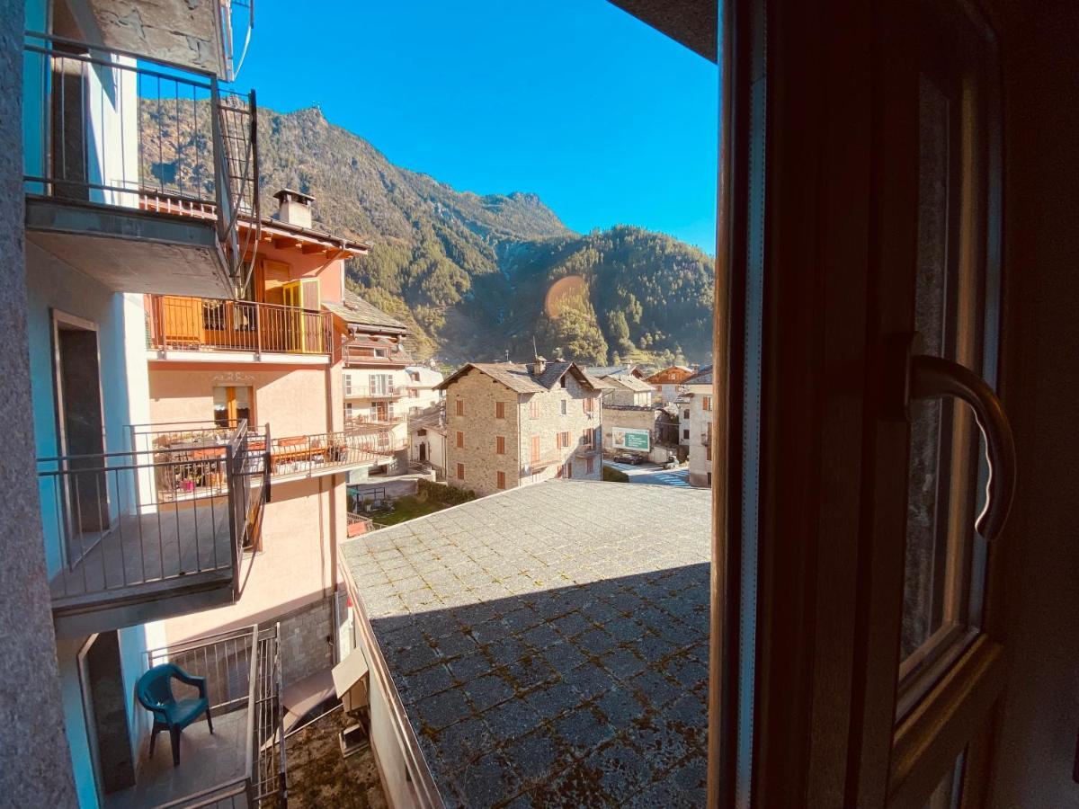 Residence Pizzo Scalino Chiesa in Valmalenco Bagian luar foto
